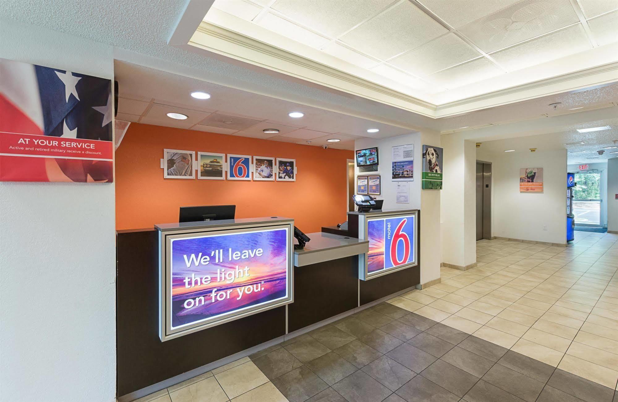 Motel 6-Columbia, Sc - Fort Jackson Area Экстерьер фото